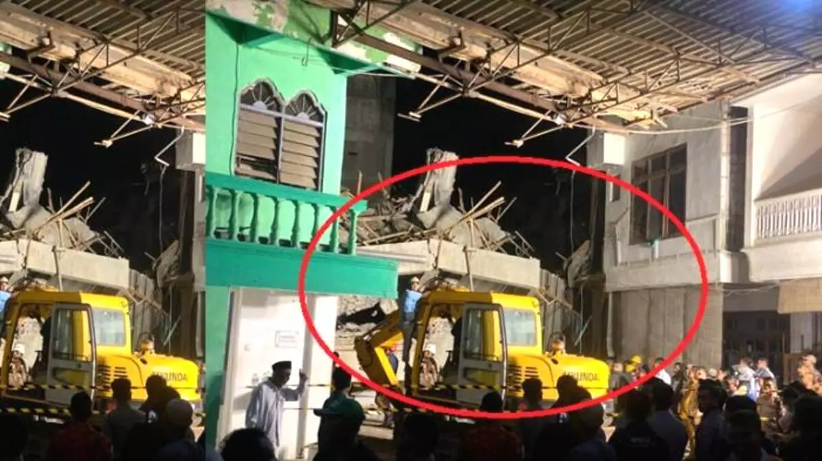 Detik-Detik Musala Ponpes Al Khoziny Ambruk Saat Salat Ashar, Santri: “Tiba-Tiba Geter, Banyak yang Tertimpa” Bangunan ambruk1