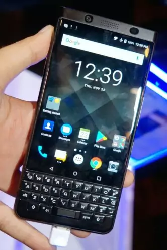 Era baru blackberry, keyboard fisik kembali jadi sorotan