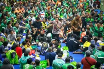 Gubernur jateng bersama komunitas ojol