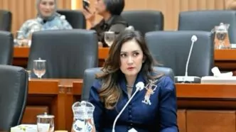 Potret nafa urbach saat di dpr