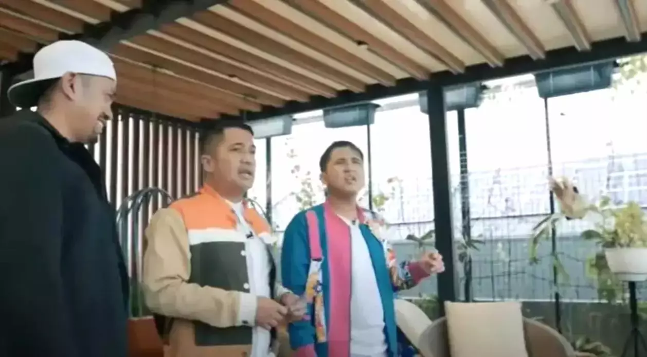 Rooftop sahroni saat dikunjingi irfan hakim