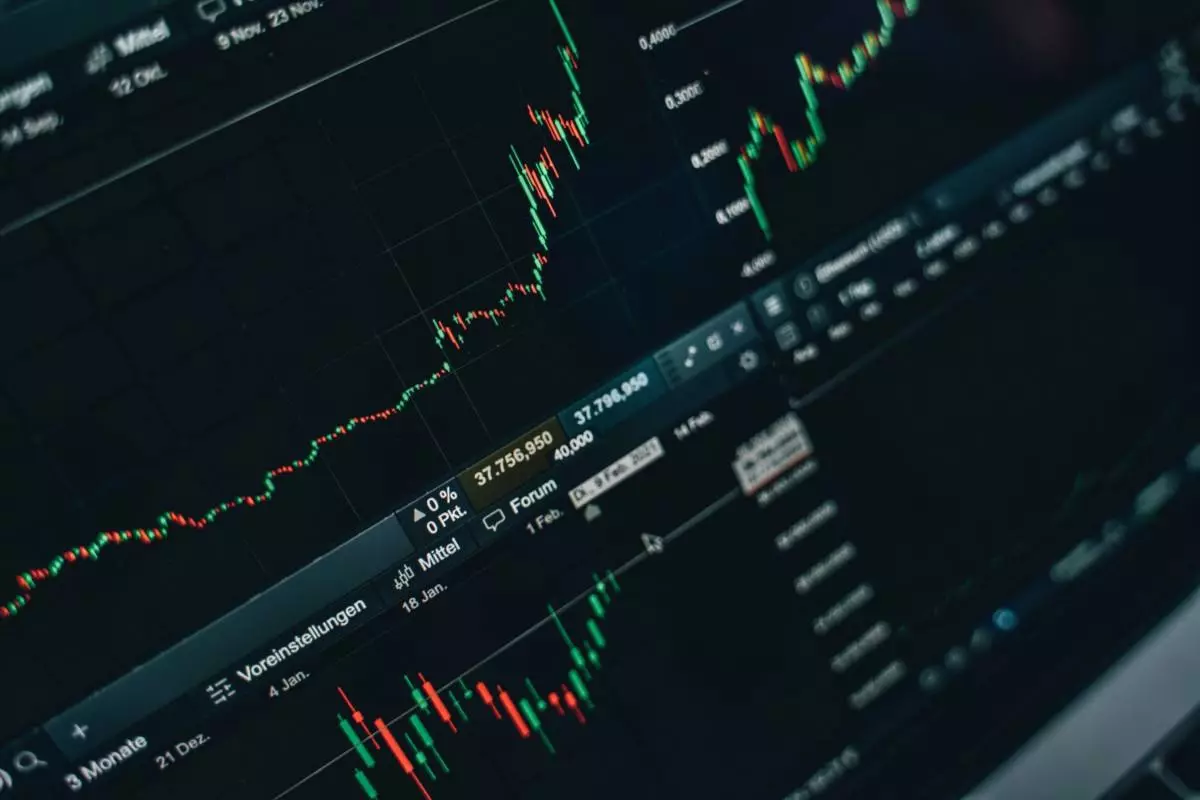 Lonjakan Tak Wajar, BEI Hentikan Sementara Perdagangan Saham AMMS Mulai 30 Oktober 2025 Bei suspend saham amms