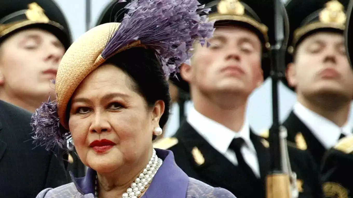 Ibu suri sirkit ikon fashion thailand