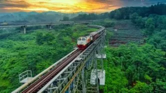 Jawa barat resmi luncurkan west java traincation, inovasi wisata menggunakan jalur kereta api