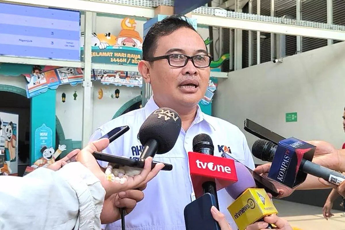 KAI Terbitkan Aturan Baru Tentang Powerbank di Kereta, Kapasitas Maksimal 100 Wh dan Dilarang Isi Daya di Gerbong Kereta Kai sosialisasikan aturan baru tetnang powerbank