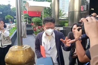 KPK Geledah Rumah Eks Sekjen Kemenaker, Sita Mobil dan Dokumen Terkait Kasus Pemerasan RPTKA Kpk geledah rumah eks sekjen kemenaker, sita mobil mewah dan dokumen kasus pemerasan rptka