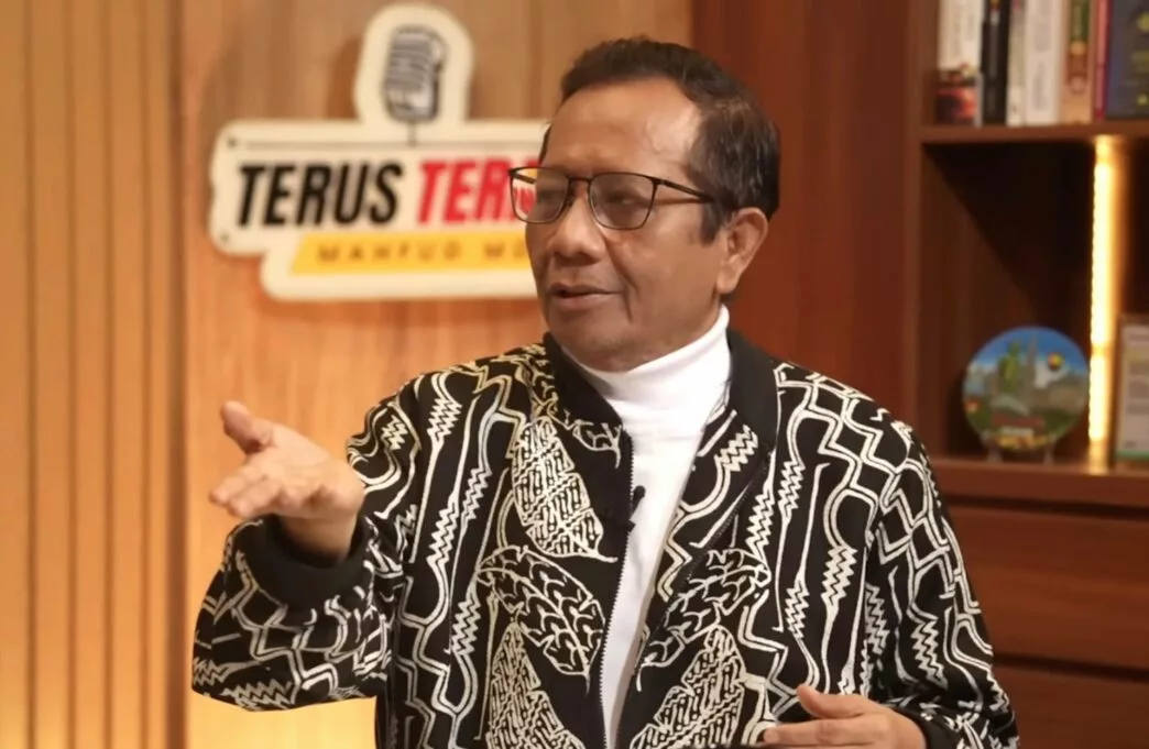 Mahfud md di podcast terus terang bicara tentang markup proyek whoosh
