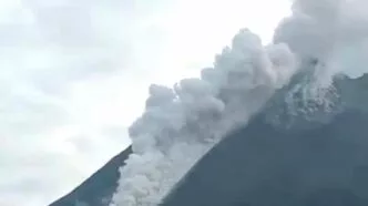 Status siaga, guguran lava merapi menjalar 1,8 kilometer ke arah barat daya