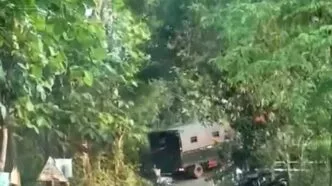 Truk dalmas terbalik saat islamic camp ii smp it wahdah islamiyah gowa