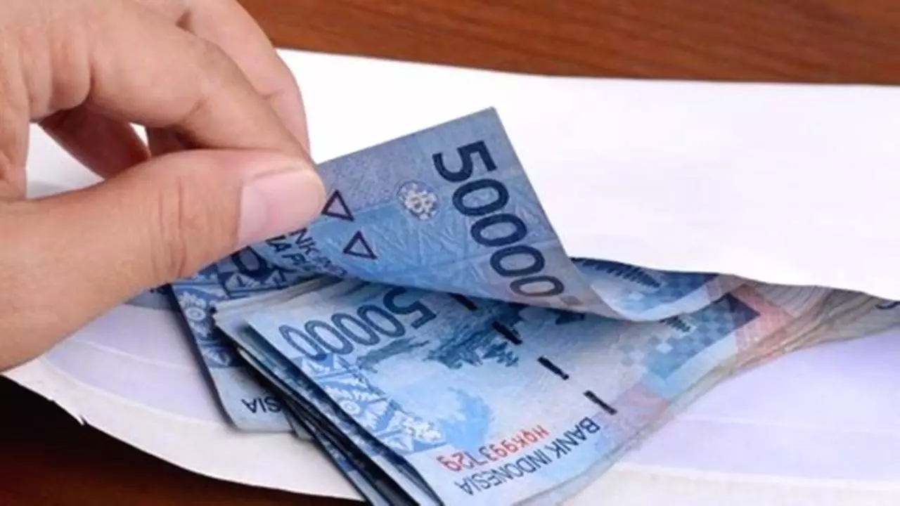 Kabar Baik! BSU 600 Ribu Batch 4 Oktober 2025 Cair, Bisa Cek Syarat dan Cara Penerimaannya di Sini Cuma pakai NIK Bsu batch 4 oktober 2025 segera cair