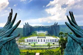 Media Inggris The Guardian Sebut Ibu Kota Nusantara Terancam Jadi Kota Hantu, Mulai Sepi dan Kehilangan Arah Foto istana presiden di ikn dari kejauhan