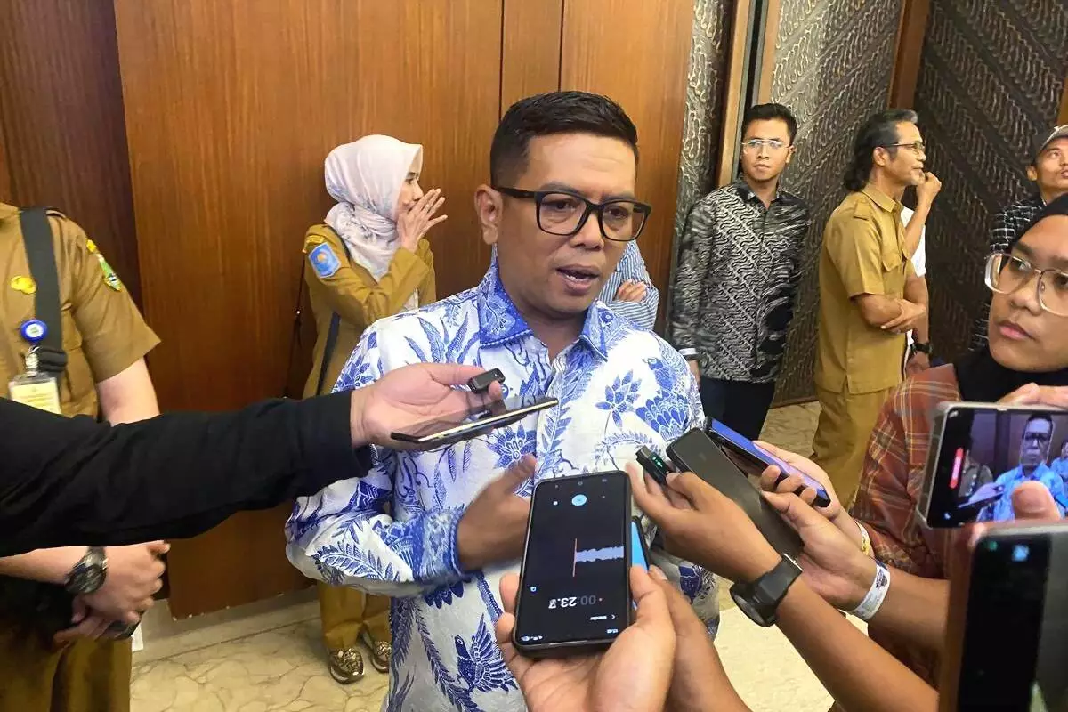 Utang Pinjol Warga Banten Tembus 5,98 Triliun, Gubernur Imbau Waspada dan Gunakan Lembaga Resmi Gubernur banten