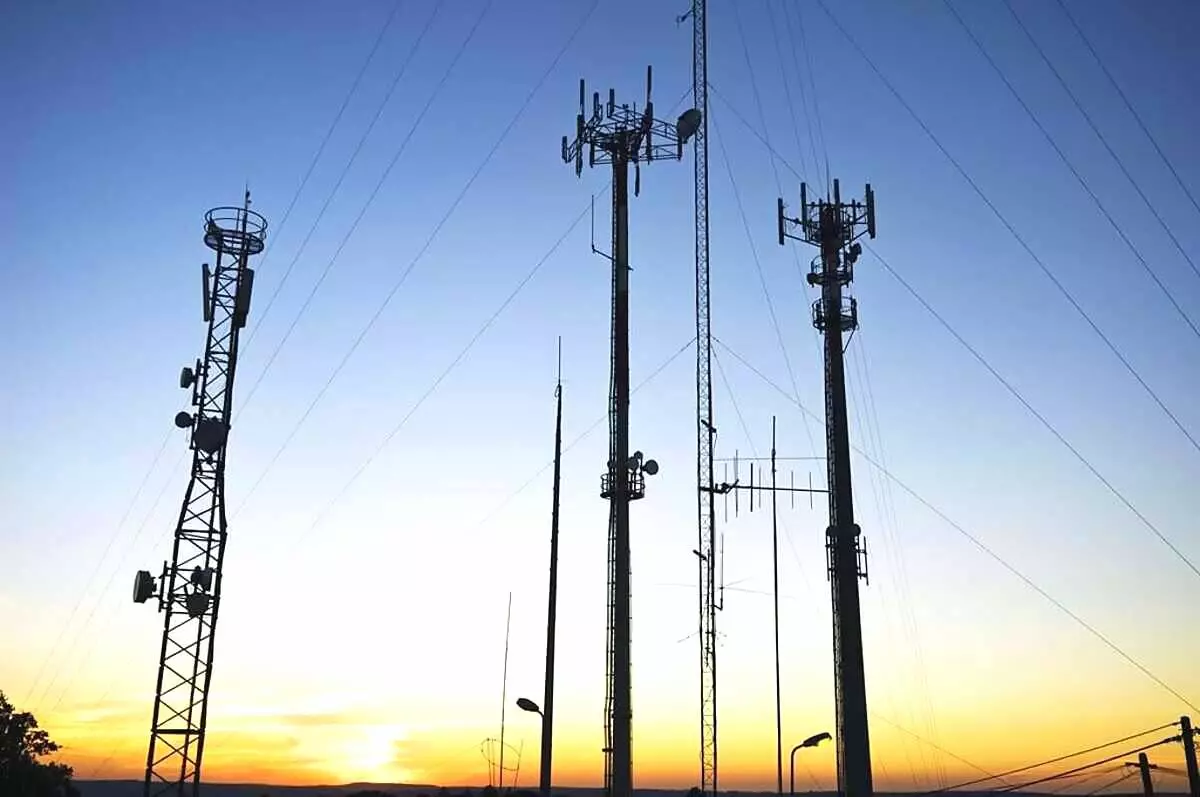 Pemerintah Targetkan Lelang Frekuensi 2,6 GHz Akhir 2025, Jaringan 5G Siap Diperluas Tahun Depan Ilustrasi infrastruktur bandwidth 2.6ghz