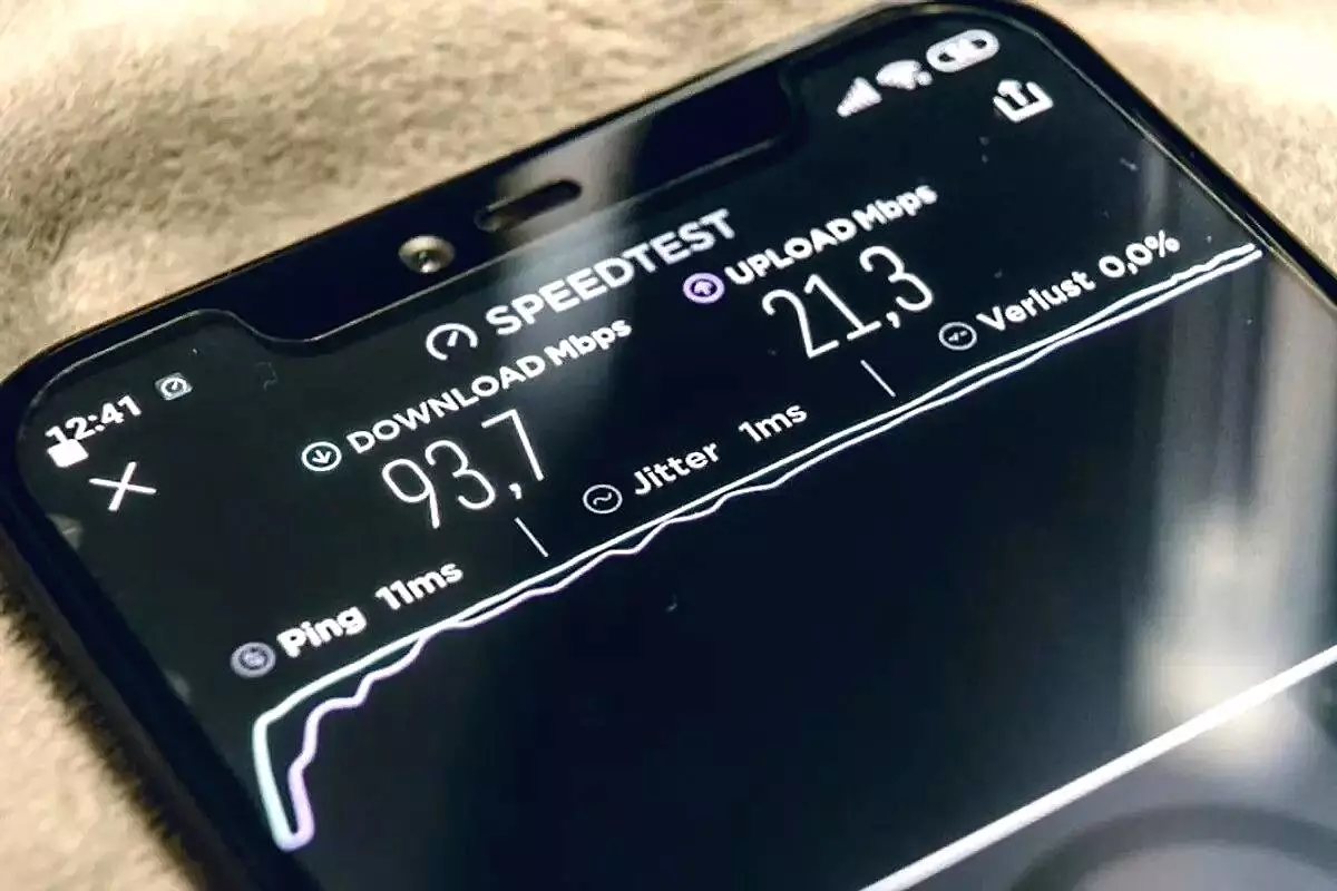 Harga Internet Indonesia Termahal di ASEAN, Tapi Kecepatannya Terendah Nomor Dua! Internet indonesia paling mahal ke 12 dunia, tapi lemotnya di urutan ke 116