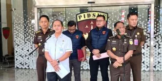 Kejagung Periksa 14 Saksi Termasuk Pejabat PT GoTo hingga Eks Direktur Kemendikbud Terkait Kasus Korupsi Chromebook Kejagung memeriksa 14 saksi terkait kasus dugaan korupsi pengadaan chromebook di kemendikbudristek periode 2019 2022
