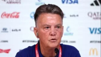 Louis van gaal latih indonesia
