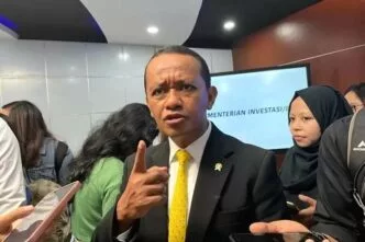 Bahlil akan Wajibkan Campuran Etanol 10 Persen di BBM, Padahal Kandungan 3.5 Persen Saja Ditolak SPBU Swasta? Menteri esdm bahlil