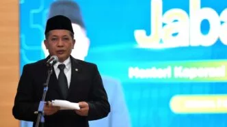 Menteri koperasi ferry juli