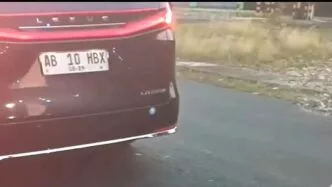 Viral Mobil Sri Sultan HB X Berhenti di Lampu Merah, Disalip Rombongan Tot-tot Wuk-wuk di Gunungkidul Mobil sultan hb x berhenti di lampu merah tanpa pengawalan