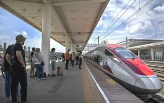 Pembangunan Kereta Cepat Whoosh ke Surabaya Tetap Dilanjutkan, Meski Berpolemik dan Utang Mencapai 116 Triliun Pembangunan kereta cepat whoosh sampai surabaya tetap lanjut