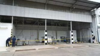 Satgas melakukan pemeriksaan dan dekontaminasi paparan radioaktif