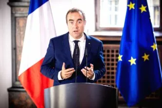 Sébastien lecornu mengundurkan diri pm prancis