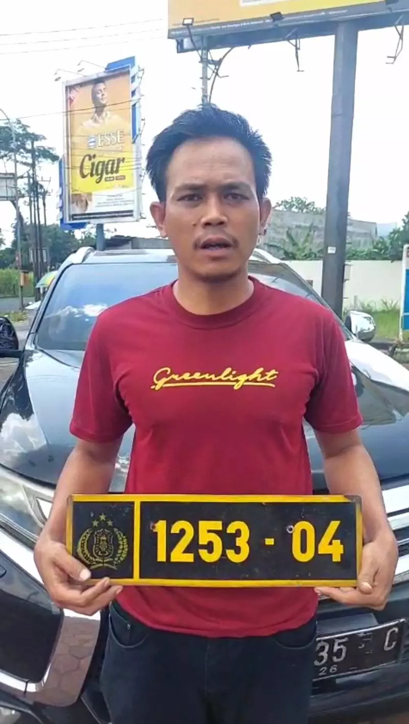 Sopir pajero yang viral pakai strobo diamankan polisi