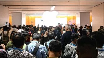 Valuasi apple naik, saham melonjak