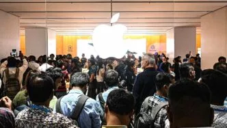 Valuasi apple naik, saham melonjak