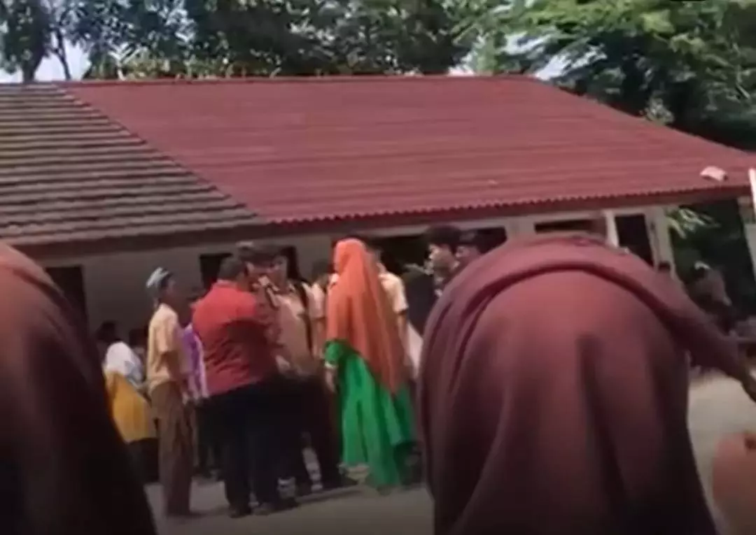 Video siswa sman 1 cimarga ditampar gara2 ketahuan merokok