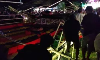 Wahana permainan rainbow slide di pasar malam ketapang ambruk empat orang mengalami luka hingga patah tulang 1