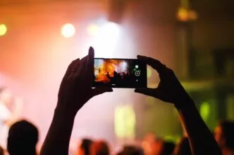 5 HP Superzoom Murah dengan Kamera Video Jernih untuk Nonton Konser