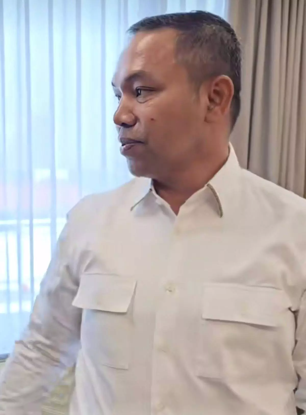 OTT KPK di Riau: Gubernur Abdul Wahid Ikut Diamankan, 10 Orang Terjaring Operasi Senyap Abdul wahid gubernur riau ditangkap kpk, 10 orang ikut diamankan