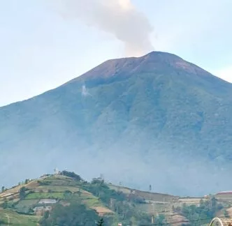 Daftar Status Gunung Api di Indonesia: Semeru Level Awas, Sangeangapi Naik ke Waspada Aktivitas Vulkanik Meningkat, Semeru Level Awas dan Sangeangapi Naik ke Waspada