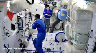 Astronot Shenzhou 20 Terjebak di Antariksa, Rencana Kembali ke Bumi Ditunda