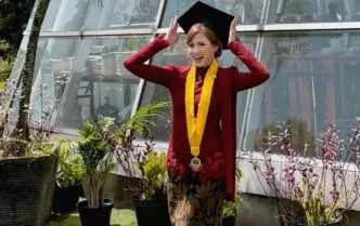 Chika Jessica Bangga Lulus Kuliah, Andre Taulany Sudah Siapkan Posisi di Taulany TV