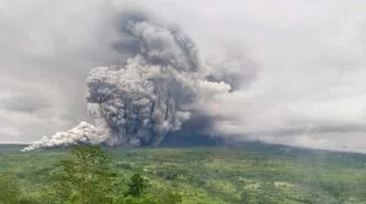Erupsi Gunung Semeru 19 November 2025 Status Siaga dan Waspada Terhadap Lahar