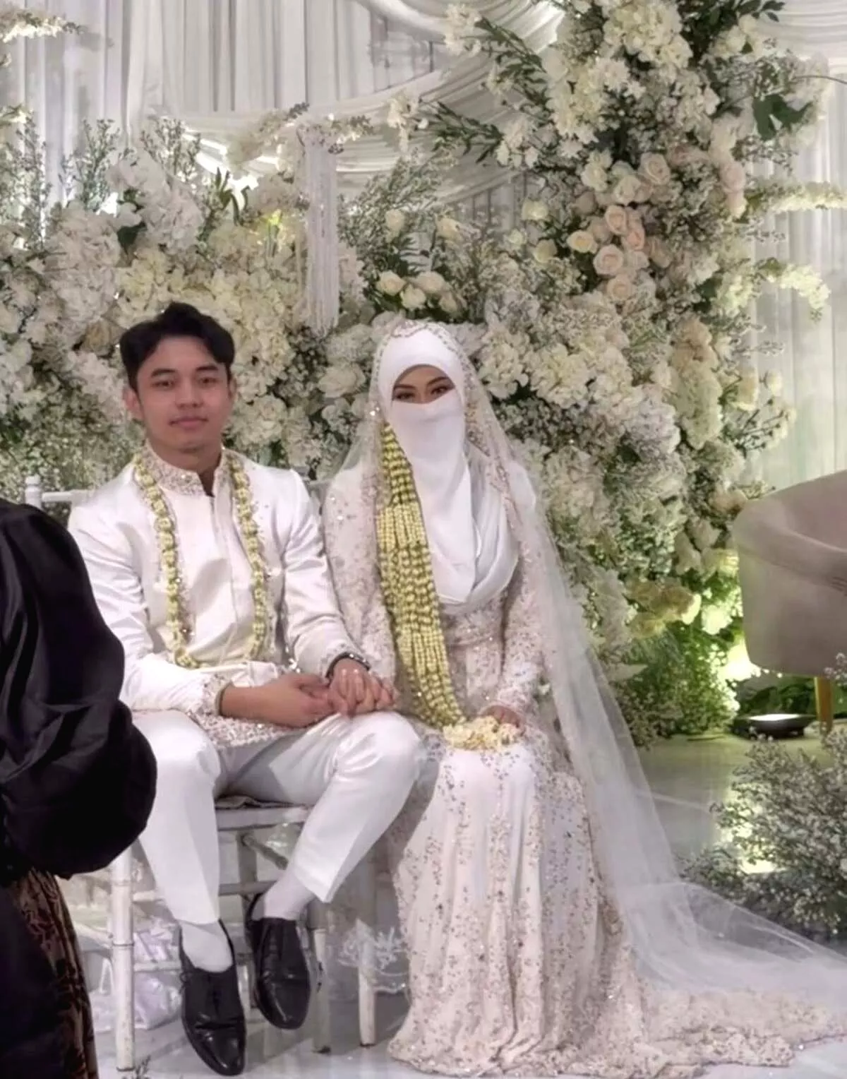 Pernikahan Fiki Naki dan Tinandrose Trending, Mas Kawin Emas hingga Diamond Jadi Sorotan Fiki Naki Lepas Masa Lajang, Menikah dengan Tinandrose di 24 November