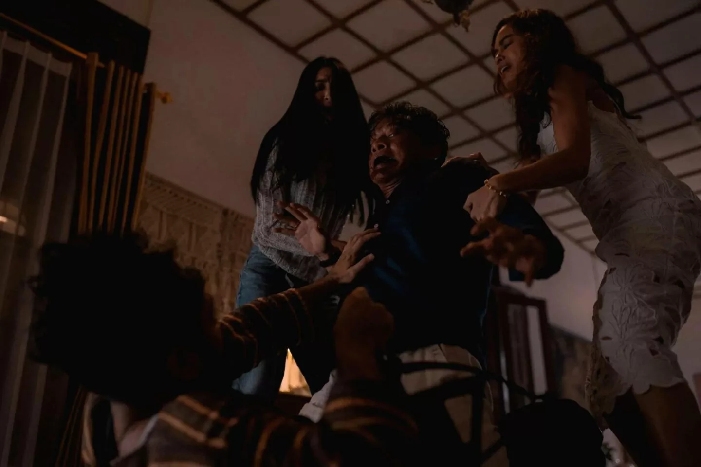 Film Zombie Indonesia ‘ABADI NAN JAYA’ Tembus Peringkat 1 Global di Netflix dengan Judul Internasional ‘THE ELIXIR’, Isyaratkan Akan Ada Season 2 Film horor indonesia ‘abadi nan jaya’ pecahkan rekor netflix global dengan judul ‘the elixir’