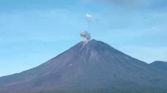 Gunung Semeru Meletus Lagi, Potensi Lahar dan Awan Panas Mengancam Warga