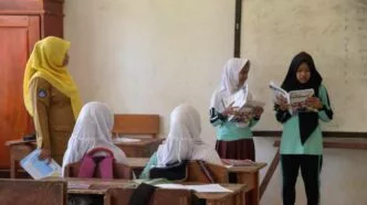 Guru Indonesia Masih Kurang Kompeten, Pemerintah Luncurkan Program Digitalisasi Pendidikan