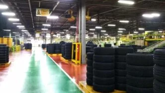 Industri pabrik ban indonesia lesu