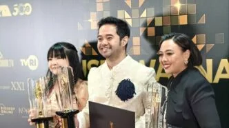 JUMBO Menang Film Animasi Terbaik di FFI 2025, Sutradara Ryan Adriandhy Persembahkan Piala untuk 420 Kreator