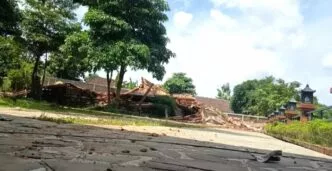 Diduga Karena Perselingkuhan, Joglo Megah di Karanganyar Dirobohkan Pemiliknya Joglo Megah di Popongan Diratakan, Pemilik Diduga Emosi Akibat Perselingkuhan