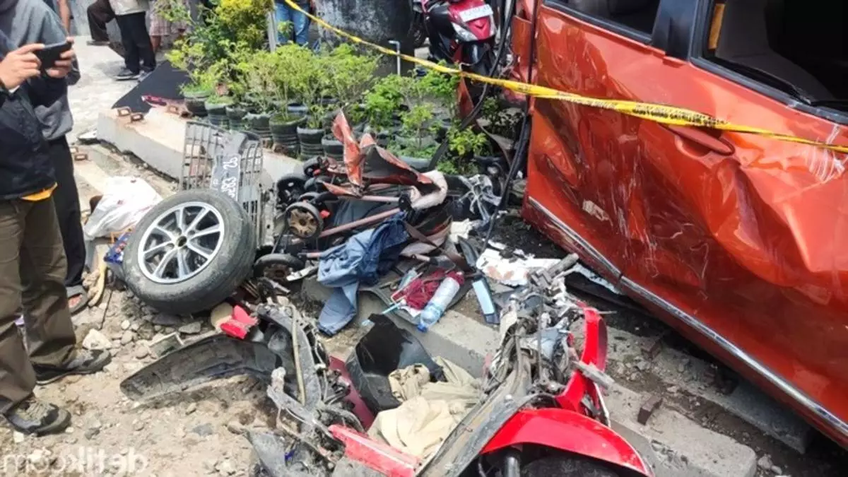 Kecelakaan Maut Kereta Api Prambanan: Tiga Pengendara Motor Tewas, Satu Keluarga Luka-Luka Kecelakaan maut kereta api prambanan tiga pengendara motor tewas, satu keluarga luka luka