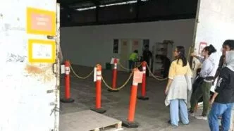 Sejumlah pelanggan SPX (Shopee Express) mengeluhkan keterlambatan pengiriman paket yang tertahan di gudang DC (Distribution Center) Berbah, Sleman.