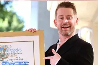 Macaulay Culkin Ungkap Anak-Anaknya Belum Tahu Ayahnya Kevin McCallister di Film Home Alone yang Mereka Tonton Sering Nonton Home Alone, Anak Macaulay Culkin Tak Tahu Ayahnya Adalah Kevin McCallister