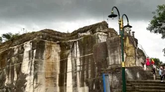 Tebing breksi, destinasi alam dan budaya yang memikat wisatawan di jogja