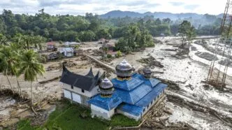 Banjir bandang sumbar aceh belum ditetapkan sebagai bencana nasional