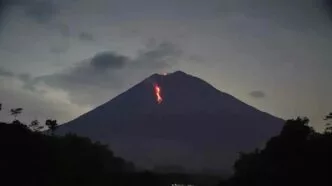 Semeru erupsi 2 november 2025